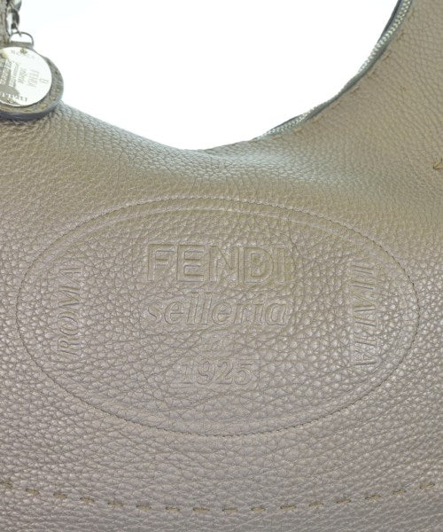 FENDI กระเป๋าถือขนาดใหญ่