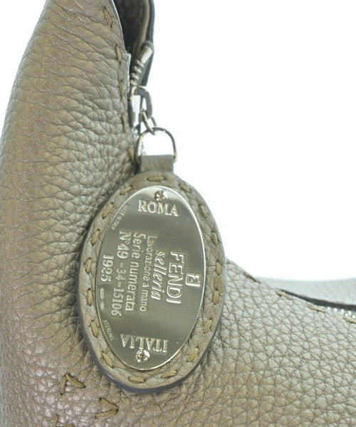 FENDI กระเป๋าถือขนาดใหญ่