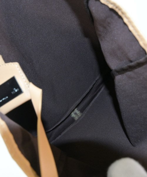 FENDI กระเป๋าถือขนาดใหญ่