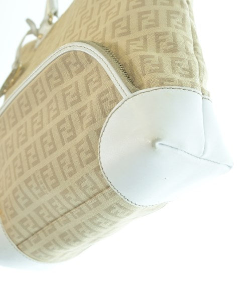 FENDI กระเป๋าถือขนาดใหญ่