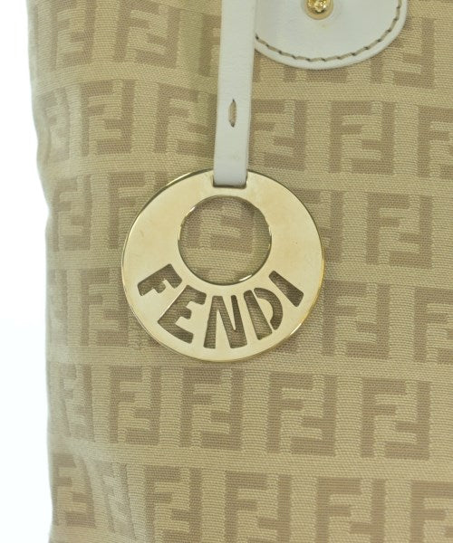 FENDI กระเป๋าถือขนาดใหญ่
