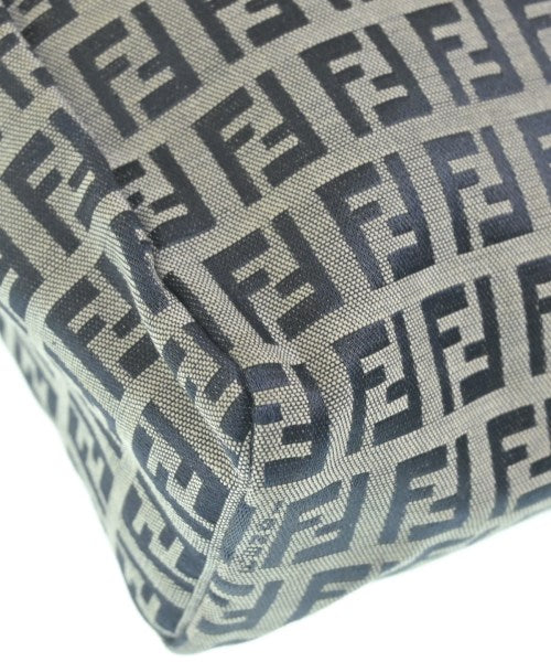 FENDI กระเป๋าถือ