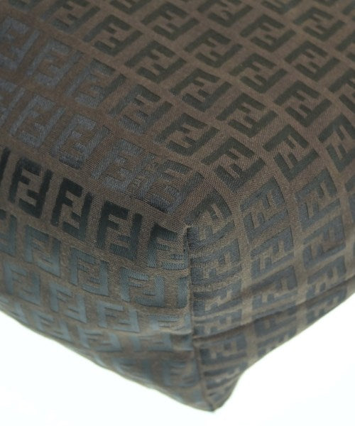 FENDI กระเป๋าถือขนาดใหญ่