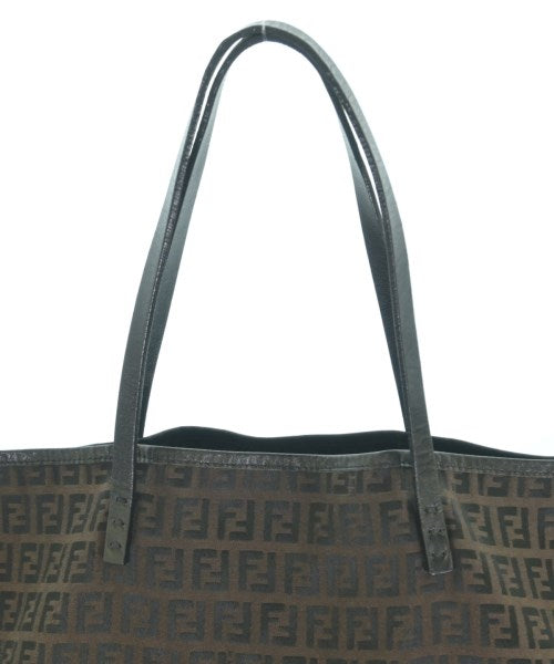 FENDI กระเป๋าถือขนาดใหญ่