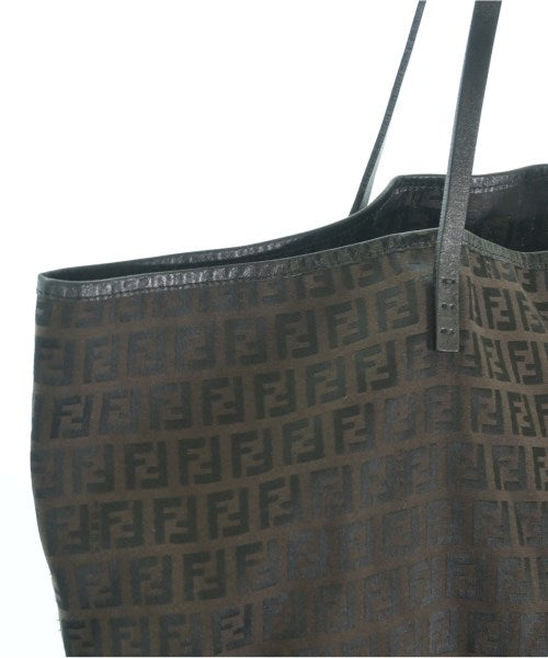 FENDI กระเป๋าถือขนาดใหญ่