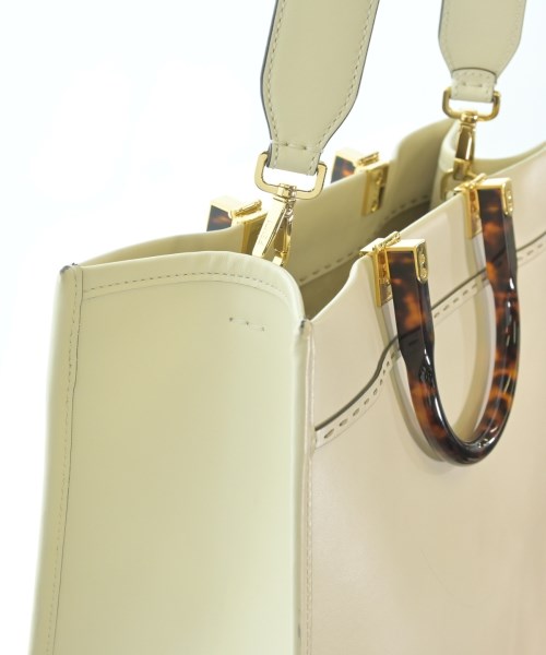 FENDI กระเป๋าถือ