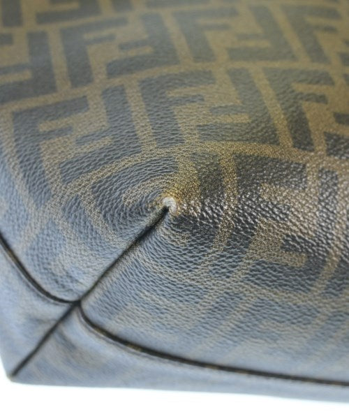 FENDI กระเป๋าถือขนาดใหญ่