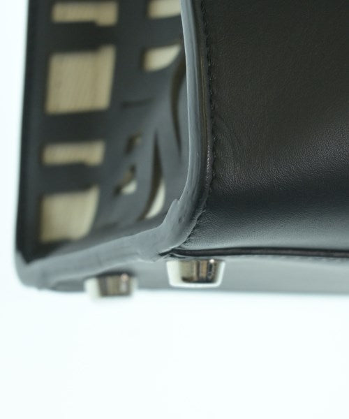 FENDI กระเป๋าถือขนาดใหญ่