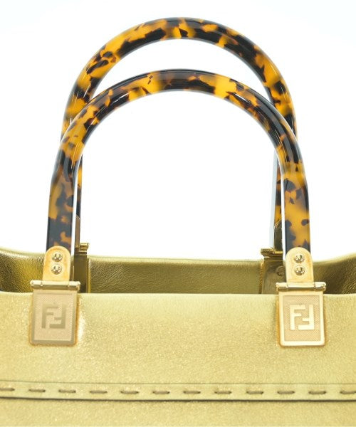FENDI กระเป๋าถือขนาดใหญ่