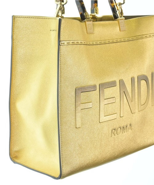 FENDI กระเป๋าถือขนาดใหญ่