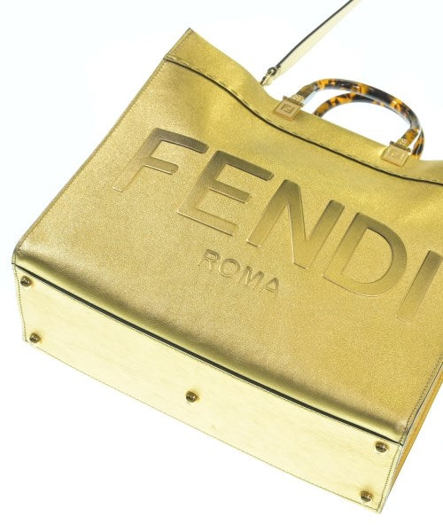 FENDI กระเป๋าถือขนาดใหญ่