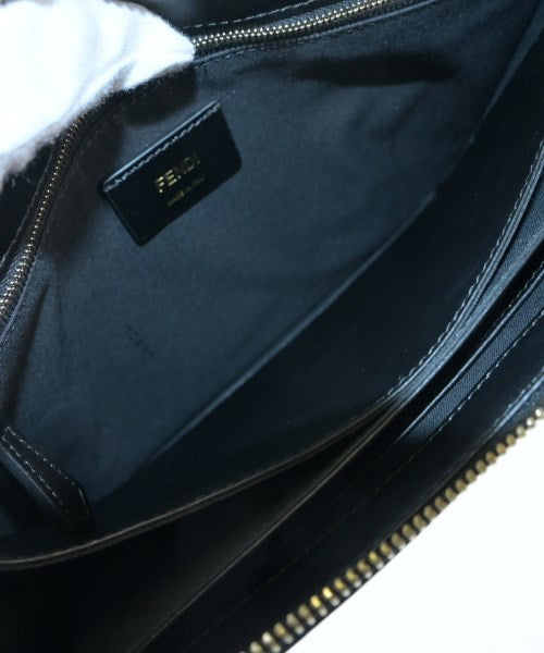 FENDI คลัตช์