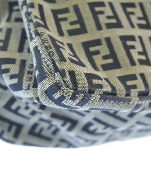 FENDI กระเป๋าถือ