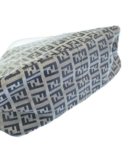 FENDI กระเป๋าถือ