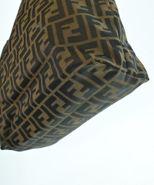 FENDI กระเป๋าถือขนาดใหญ่