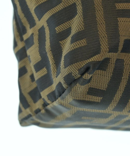 FENDI กระเป๋าถือขนาดใหญ่