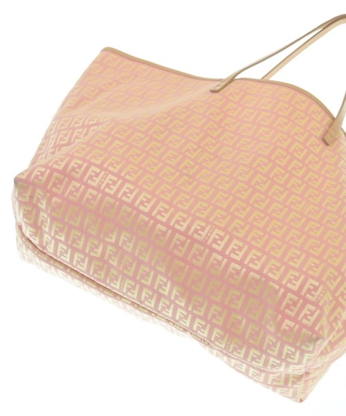 FENDI กระเป๋าถือขนาดใหญ่