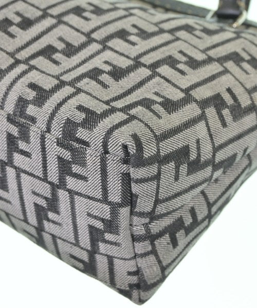 FENDI กระเป๋าถือขนาดใหญ่