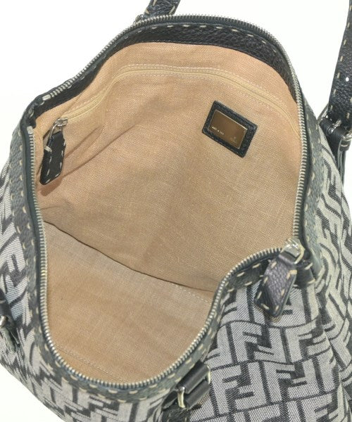 FENDI กระเป๋าถือขนาดใหญ่