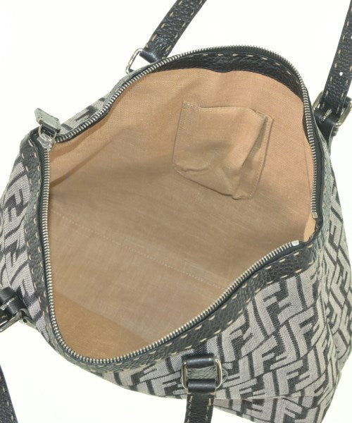 FENDI กระเป๋าถือขนาดใหญ่