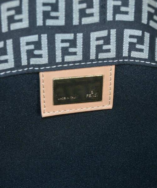 FENDI กระเป๋าถือขนาดใหญ่