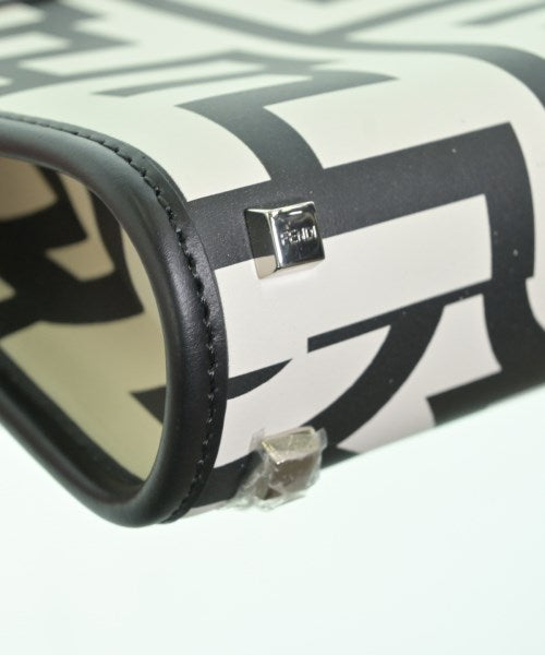 FENDI กระเป๋าถือขนาดใหญ่