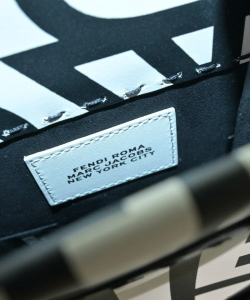 FENDI กระเป๋าถือขนาดใหญ่