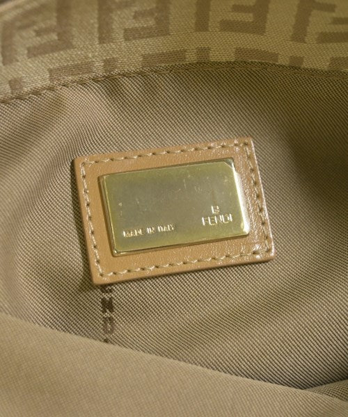 FENDI กระเป๋าถือขนาดใหญ่