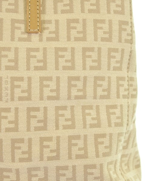 FENDI กระเป๋าถือขนาดใหญ่