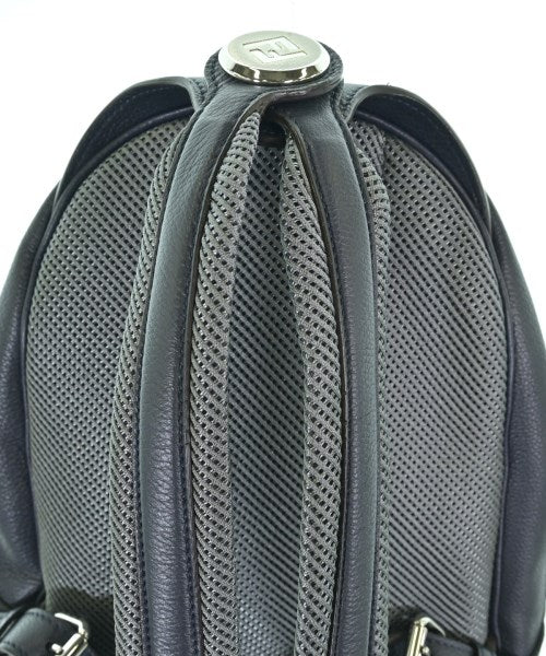 FENDI เป้สะพายหลัง