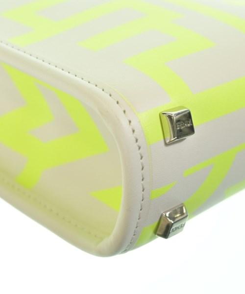 FENDI กระเป๋าถือขนาดใหญ่