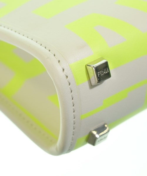 FENDI กระเป๋าถือขนาดใหญ่