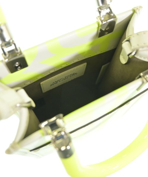 FENDI กระเป๋าถือขนาดใหญ่