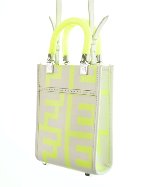 FENDI กระเป๋าถือขนาดใหญ่