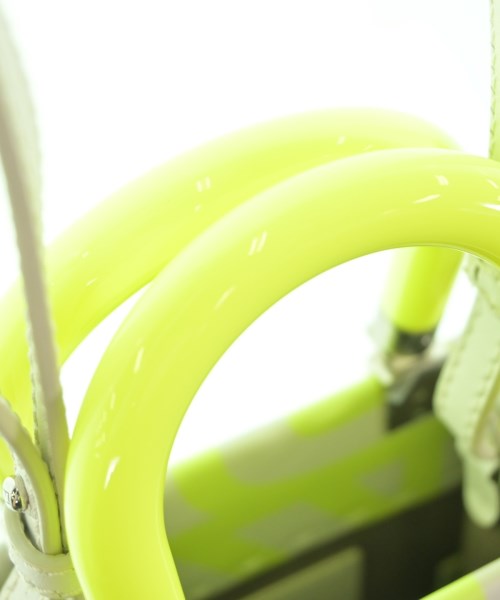 FENDI กระเป๋าถือขนาดใหญ่