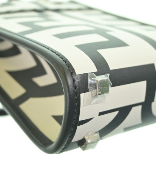 FENDI กระเป๋าถือขนาดใหญ่