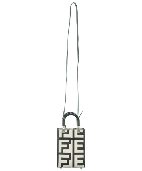 FENDI กระเป๋าถือขนาดใหญ่