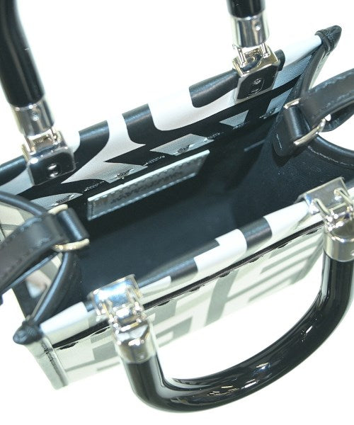 FENDI กระเป๋าถือขนาดใหญ่