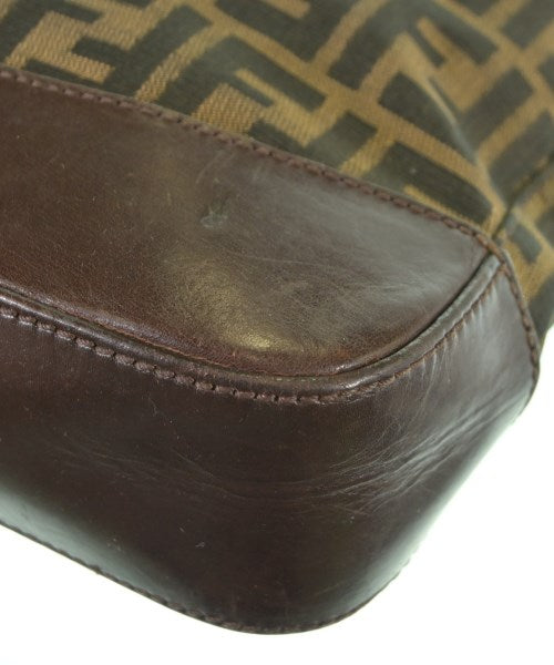 FENDI กระเป๋าถือขนาดใหญ่
