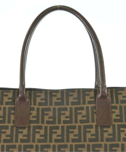FENDI กระเป๋าถือขนาดใหญ่