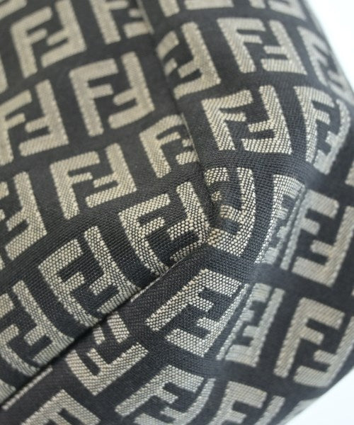 FENDI กระเป๋าถือขนาดใหญ่