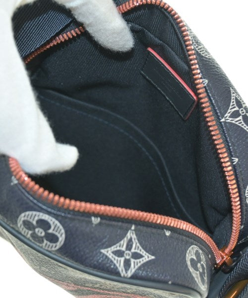 LOUIS VUITTON กระเป๋าสะพาย
