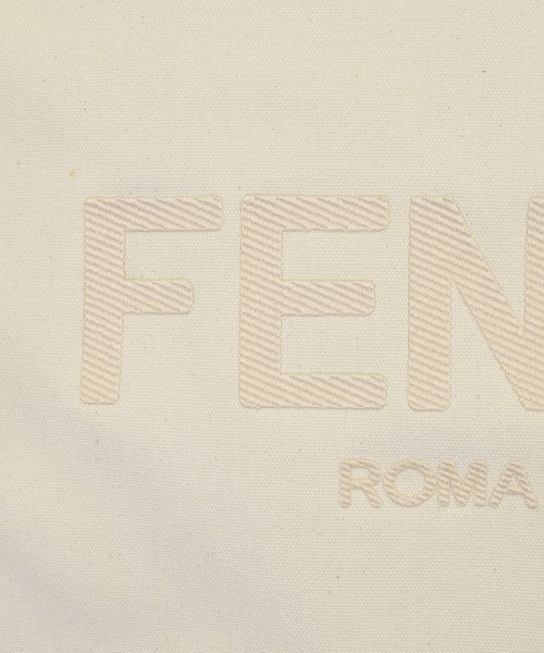FENDI กระเป๋าถือขนาดใหญ่