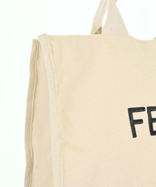 FENDI กระเป๋าถือขนาดใหญ่