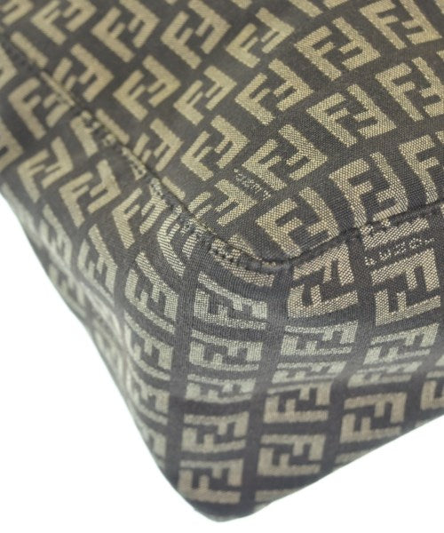 FENDI กระเป๋าถือขนาดใหญ่