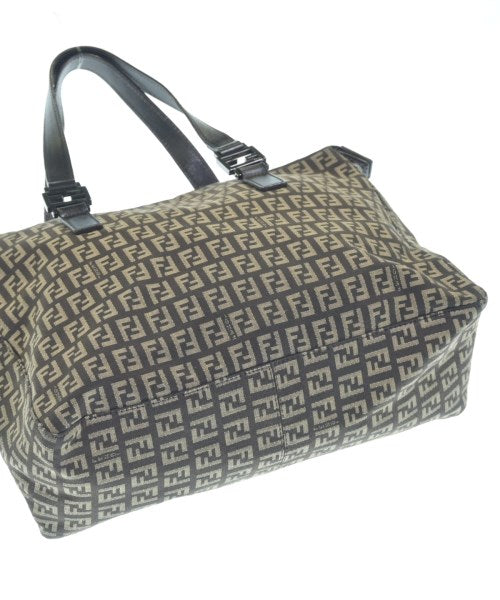 FENDI กระเป๋าถือขนาดใหญ่