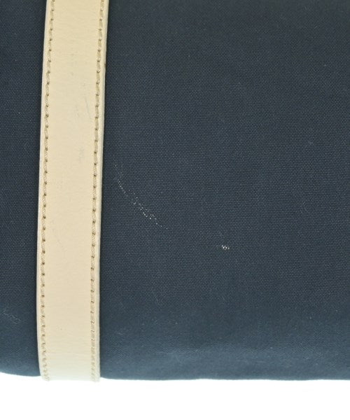 FENDI กระเป๋าใส่อุปกรณ์ขนาดใหญ่