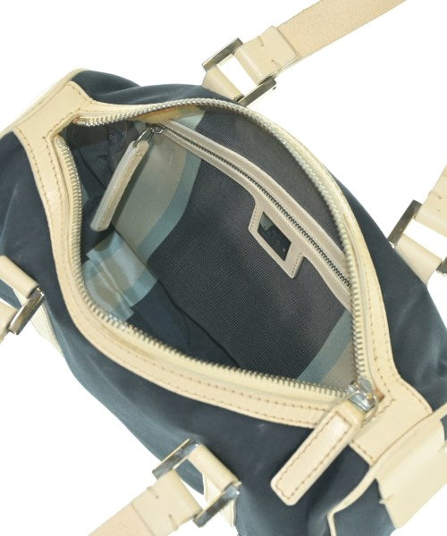 FENDI กระเป๋าใส่อุปกรณ์ขนาดใหญ่