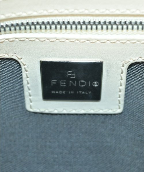 FENDI กระเป๋าใส่อุปกรณ์ขนาดใหญ่
