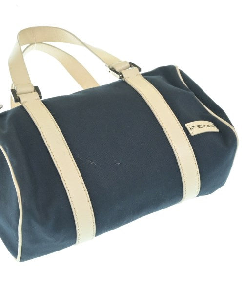 FENDI กระเป๋าใส่อุปกรณ์ขนาดใหญ่